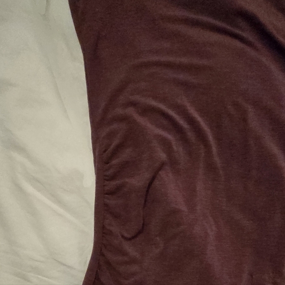 VEUC - Gap Maternity Hoodie - Burgundy/Maroon Colour; Size Large; Breathable - Picture 3 of 10